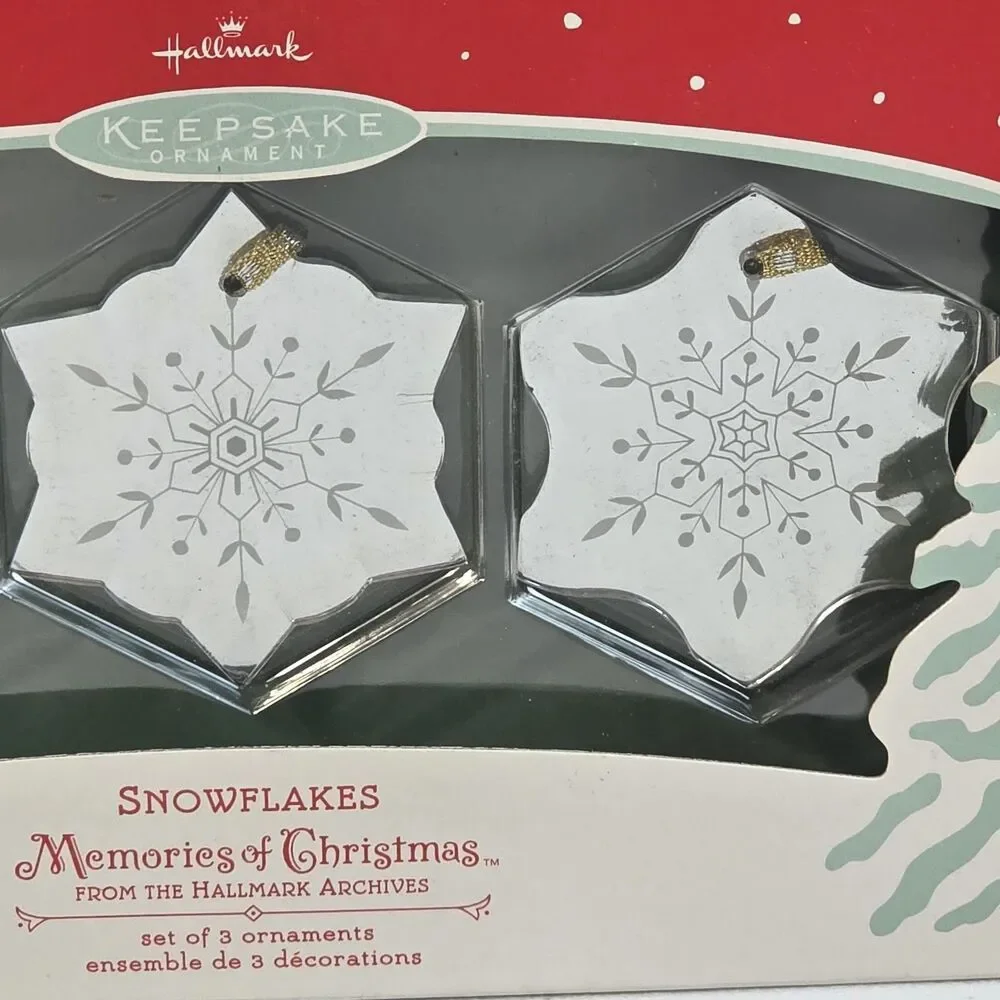 New 2002 Hallmark Memories Of Christmas Mirrored Snowflakes Set of 3 Ornament
